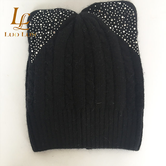 Wool knitted bowknot hat front with diamond
