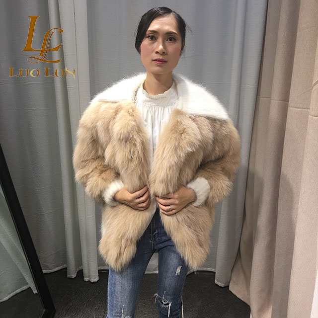 Luxury Fox Colored Short Genuine Fur Coat For Women Winter Pelt Jacket