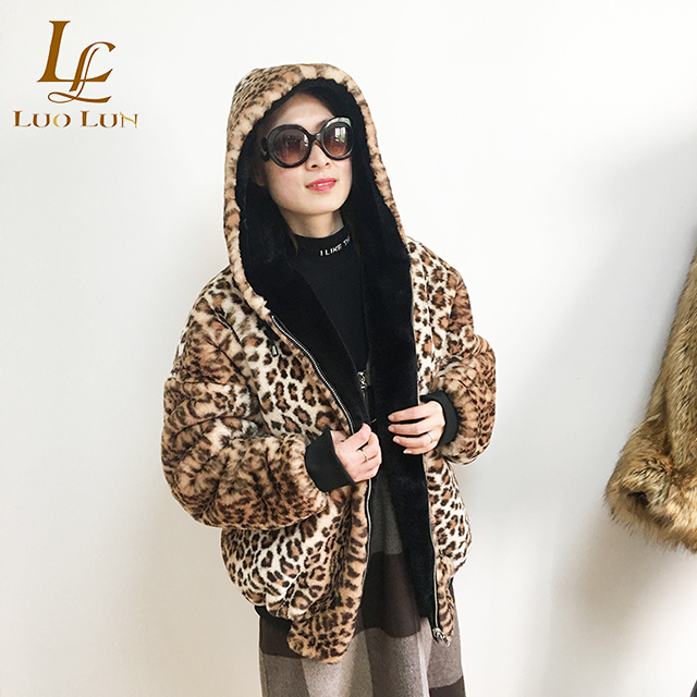 Fashionable Winter Fashion Leopard Print Faux Fur Coat For Young Lady